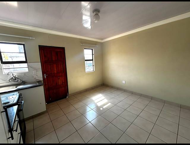 1 BEDROOM FLAT TO LET IN BEDWORTH PARK